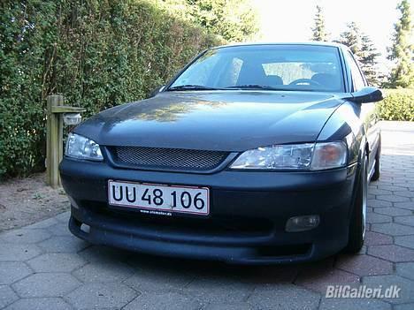 Opel Vectra B 2.5 CD V6  - Bad boy look og hjemmelavet kølergitter billede 5