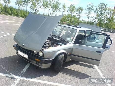 BMW E30 325i [SOLGT] billede 9