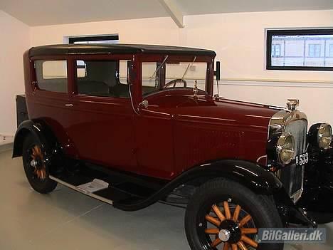 Pontiac 8240 (2 dr. Sedan) billede 1