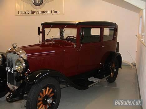 Pontiac 8240 (2 dr. Sedan) billede 2