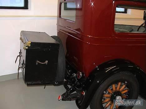 Pontiac 8240 (2 dr. Sedan) billede 3