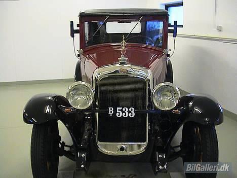 Pontiac 8240 (2 dr. Sedan) billede 4