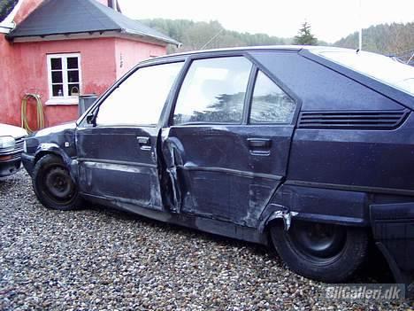 Citroën Bx 16 TGI Totalskadet - bare en lille reminder til alle jer knægte der kører ræs derude som jeg selv gjorde og underligt nok stadig gør!  billede 4