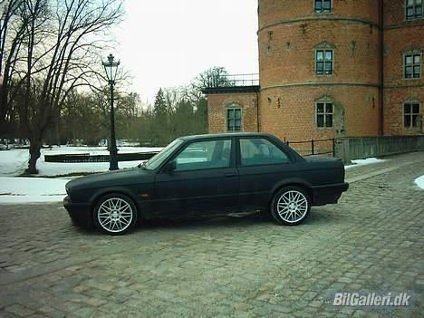 BMW 325i E30  billede 1