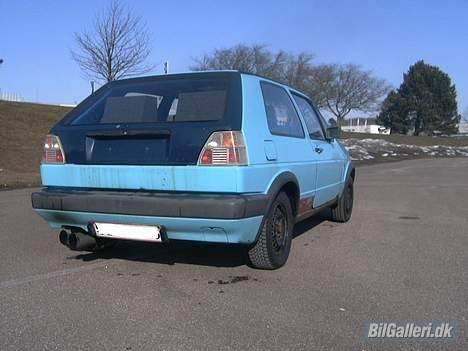 VW Golf 2 blå diod solgt - Har ikke nået at få spartlet bagklappen ud i nu, efter den blev skiftet. billede 2