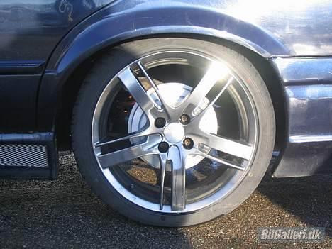 BMW 320i solgt billede 6