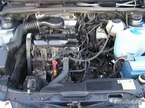 VW Passat Court SOLGT billede 5