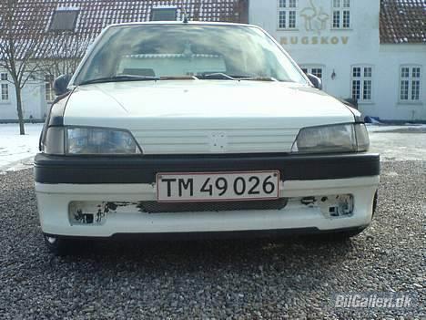Peugeot 106 1,4 xr "SOLGT" - meget fed vinkel, og det lille hus i baggrunden billede 15