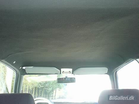 Peugeot 106 1,4 xr "SOLGT" - så kom det sorte loft i. men skal nok laves om. det er begyndt at hænge lidt billede 18