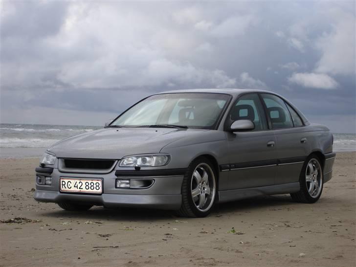 Opel Omega B MV6   - Så kom skørterne på og endelig med maling på billede 14