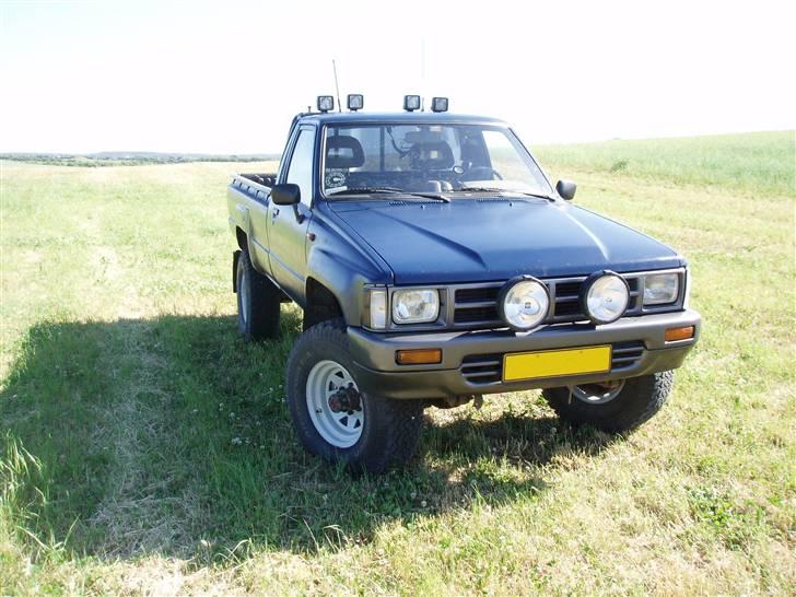 Toyota Hilux 4x4  (solgt) billede 1