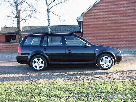 VW Golf 4 Variant - Fra siden med 16´´ aluhjul m. sommerdæk billede 3