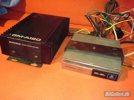 Opel Ascona C *Solgt* - Seperat forstærker til for- og baghøjttalere. 2x20W og 2x60W billede 18