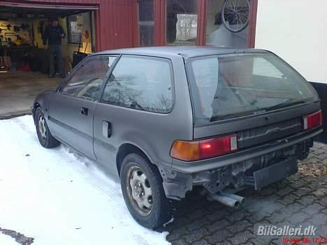 Honda civic 16i 16v - samler den; de 3 pict med nymalet taget med k750i billede 7