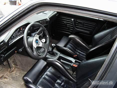 BMW 320i touring Turbo solgt billede 8