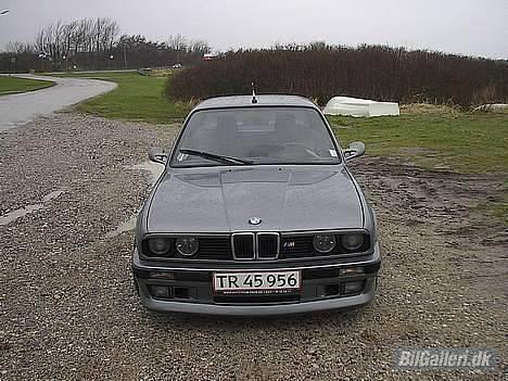 BMW E 30 318 IS "SOLGT" billede 4