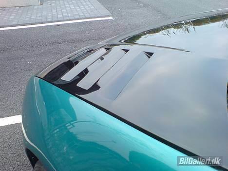 Mazda 323f *Solgt* Snøft... ;( - 14/10-06 - Nymalet.. billede 13