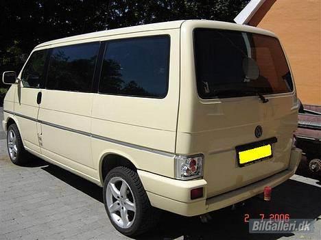 VW transporter solgt - Nylakeret, med stafering i grå-metal og sort ruderrammer, alt sammen lakeret på.... billede 3