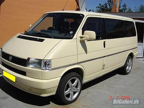 VW transporter solgt - Nylakeret, med stafering i grå-metal og sort ruderrammer, alt sammen lakeret på.... billede 5