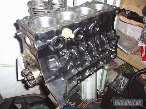 Toyota mr2 - blokken med nye stempler mm billede 17