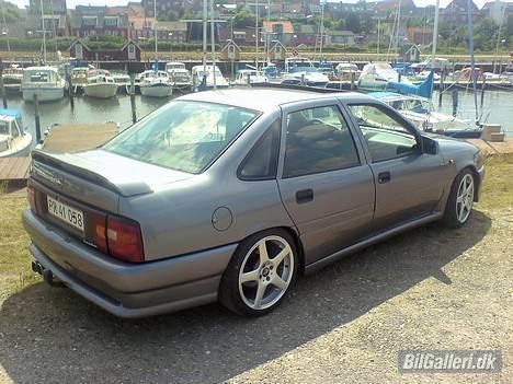 Opel Vectra A 2.0i 16V "SOLGT" billede 1