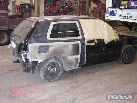 VW Golf 3 Movie (Solgt) - under behandling på maler værkstedet billede 9