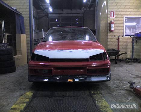 Ford Fiesta Xr2i  - Har fået spartlet frontskørt på kofangeren og lavet Böser Blick  billede 5