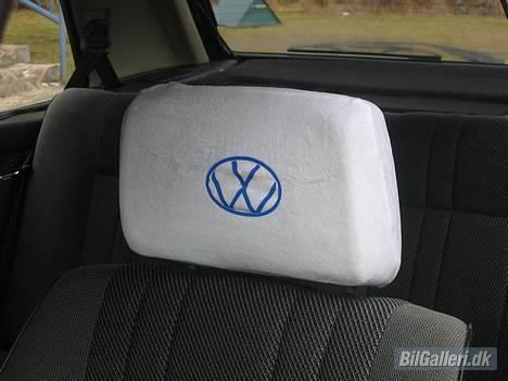 VW Golf II  Solgt - Mine nakkestøtteovertræk med VW. en fødselsdagsgave billede 17