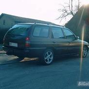 Ford Escort 1.6i solgt