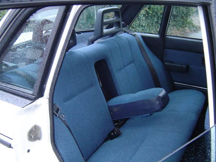 Volvo 240 GLT *SOLGT* - Man sidder faktisk majestætisk her. billede 8
