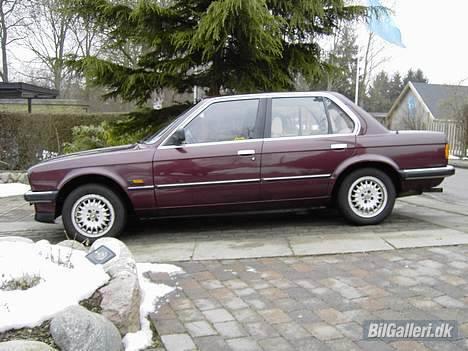BMW 320i billede 1