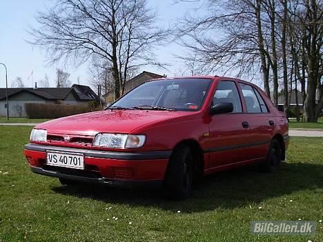 Nissan Sunny 1.4 LX 5d billede 1