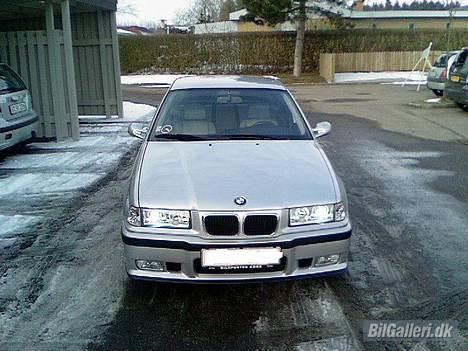 BMW 320i Vanos billede 14