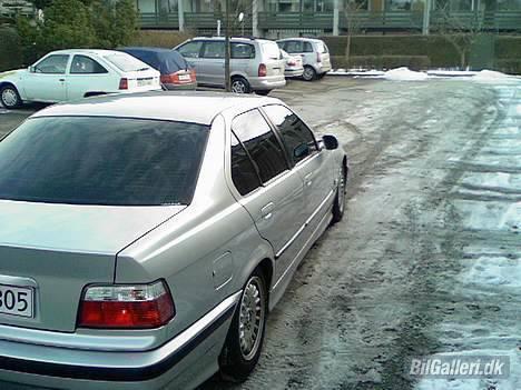 BMW 320i Vanos billede 16