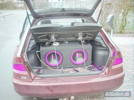 Mitsubishi galant .... dead... - den gamle sud som blev stjålet, spillede fandme godt.... de sjove farver er pga kameraet  billede 10