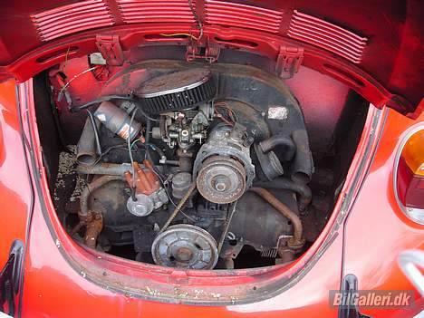 VW bobbel 1303 *SOLGT* - ja den skal lige skiftes ud med en moter med varmekasser, så der kan komme varme i bilern... billede 3