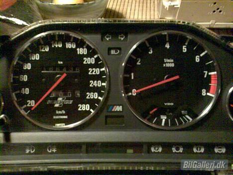 BMW 325i E30 4dørs "M3 Evo" - nærbilledet af det nye hargte 280km/t ;-) billede 11