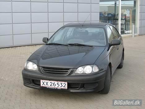 Toyota Avensis "SOLGT" billede 1