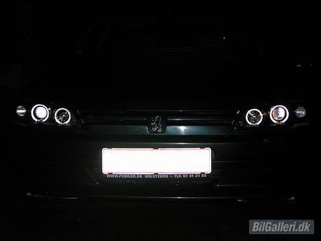Peugeot 306 XRdt SOLGT og R.I.P. - Angel-eyes effekten om natten, dog med den gamle lygtegrill billede 4