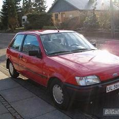 Ford fista 1.3 sport solgt