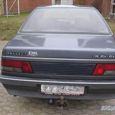 Peugeot 405 **SKROTTET**