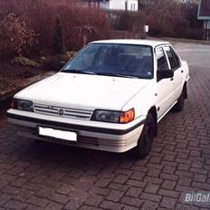 Nissan Sunny 1,6 SLX ( solgt )