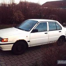 Nissan Sunny 1,6 SLX ( solgt )