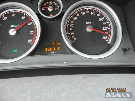 Opel Astra GTC - 240 på klokken så let som ingenting, har også vist over 250.............. billede 4