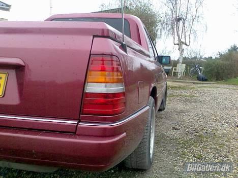 Mercedes Benz W124 E300 pick up *SOLGT* billede 7