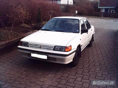 Nissan Sunny 1,6 SLX ( solgt ) billede 2