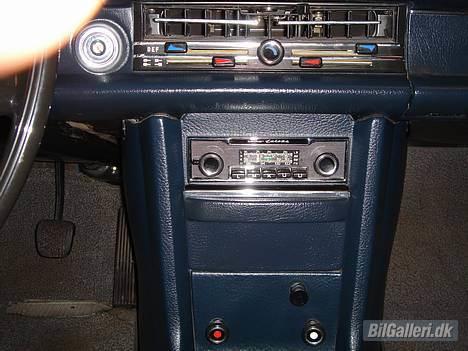 Mercedes Benz 230 - 8  Aut  - Original Becker radio, model Europa billede 11