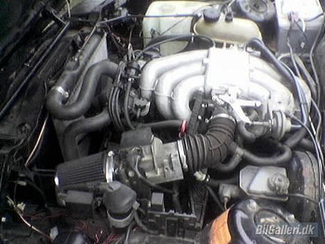 BMW 320i E30 solgt.. - Motoren.. billede 3