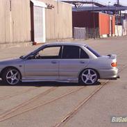 Mitsubishi lancer glxi