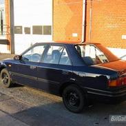 Mazda 323 sedan - SOLGT -